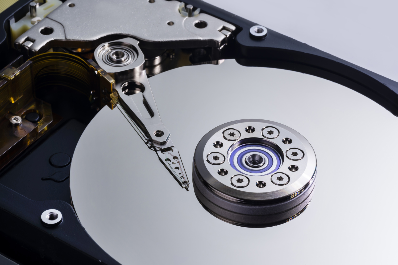 故障？接続不良？PCがHDDを認識しない原因と対策！