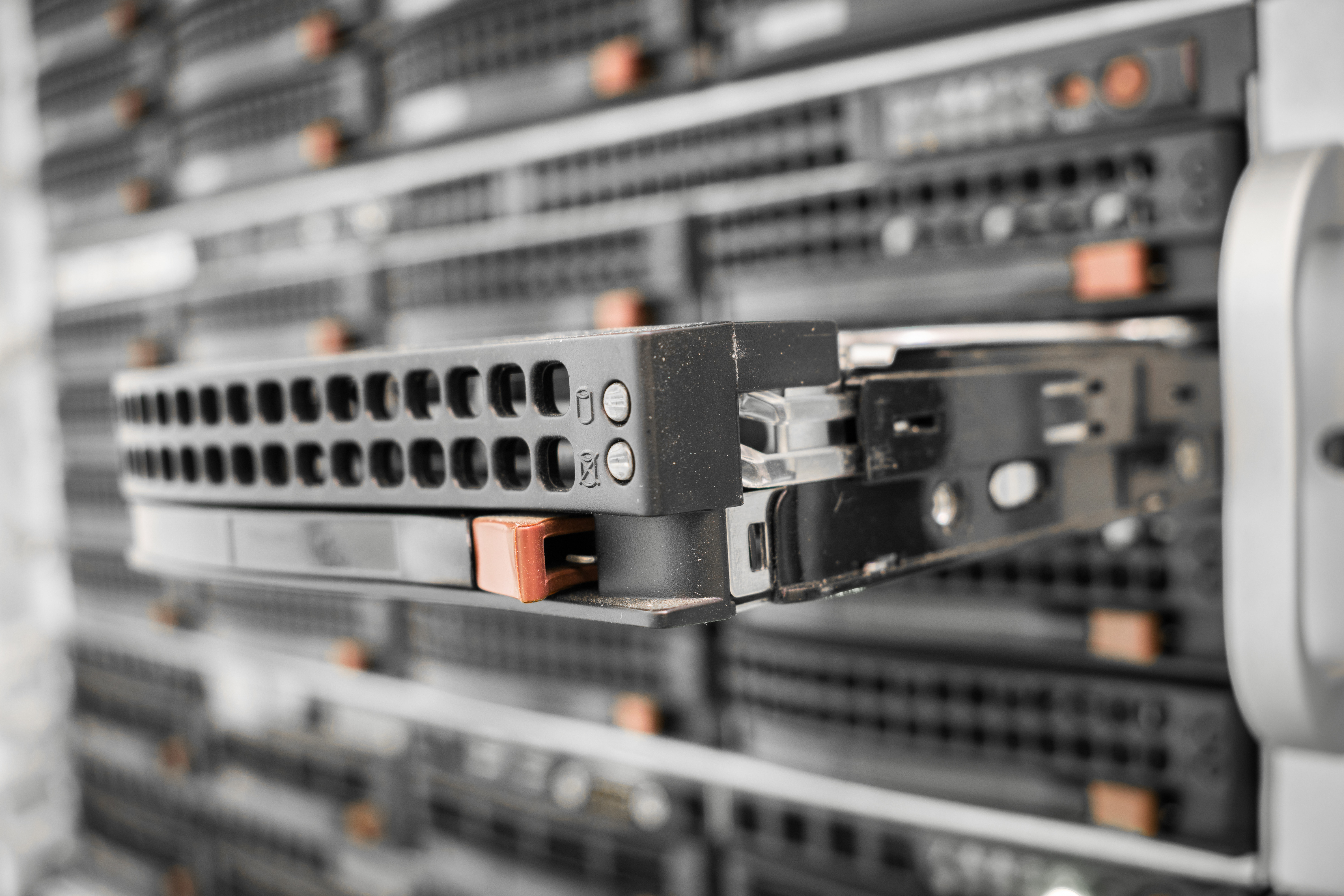 RAID5の基礎知識とメリット・デメリット