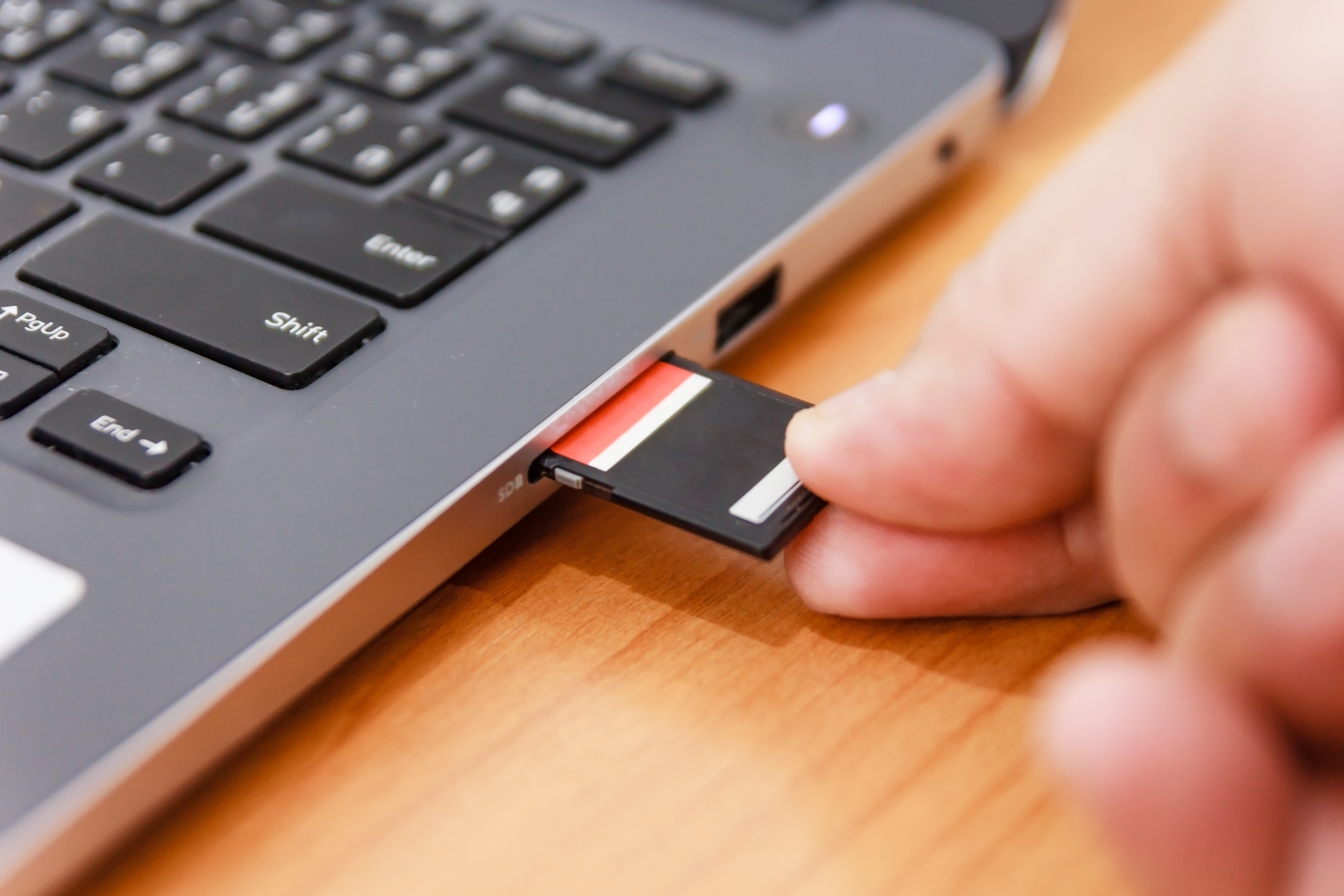 SDカードのフォーマット方法と知らないと怖い注意点