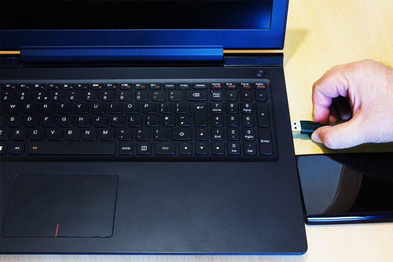 接続変換アダプタを使ってHDDデータを復元